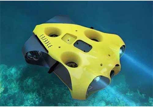 nouvelle façon d'être une technologie noire guy --- Underwater drones